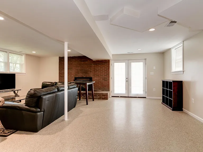 6275 Fenwick Rd — Photo 26