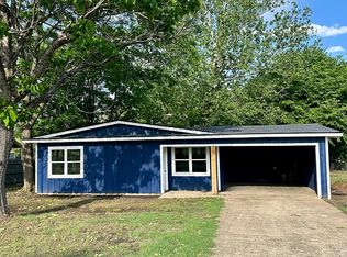 840 N Cedar St, Blossom, TX 75416