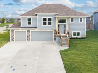 15624 Sheridan Pl, Basehor, KS 66007