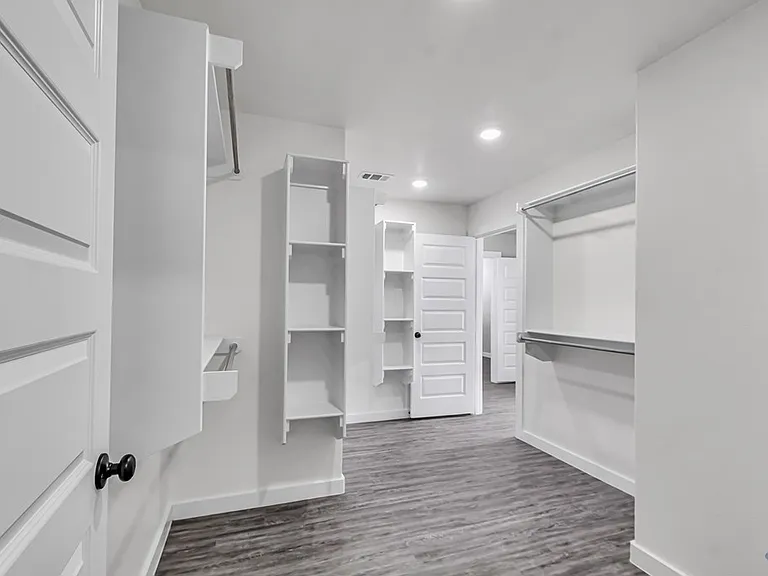 5910 Purtis Creek Dr — Photo 30