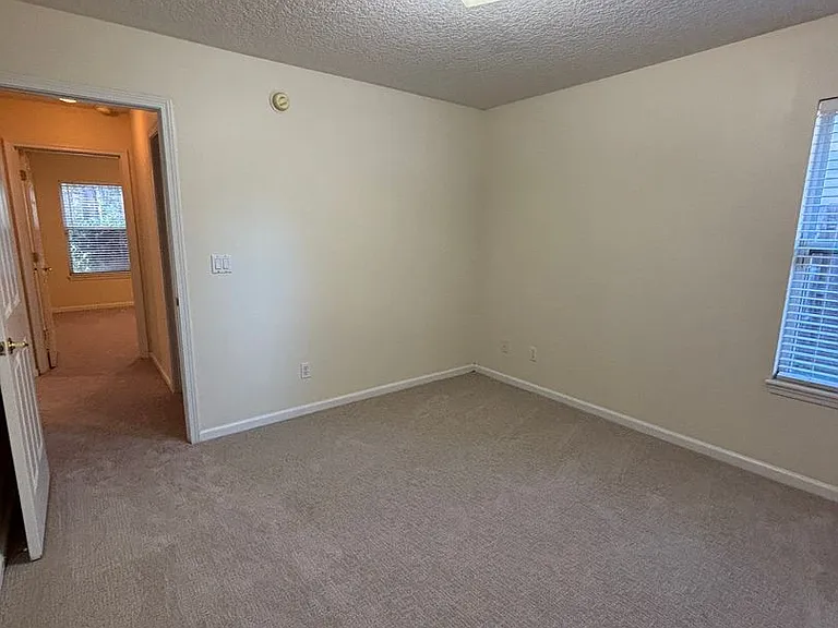 299 Johns Creek Pkwy — Photo 24