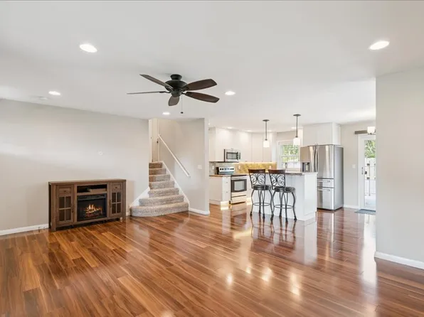 1429 Columbus Dr, Waterloo, IA 50702