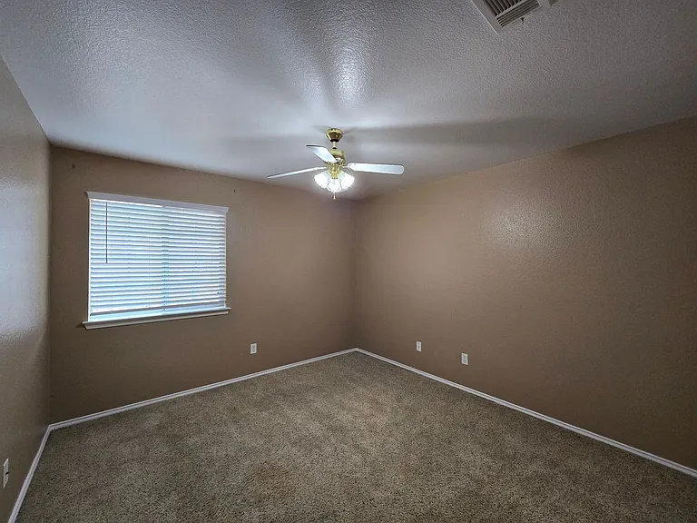 5812 Durango Dr — Photo 19