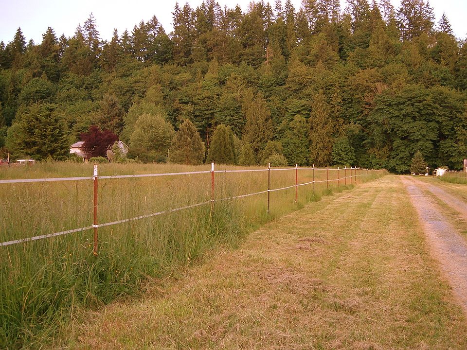 2nd image of 213th Ave E