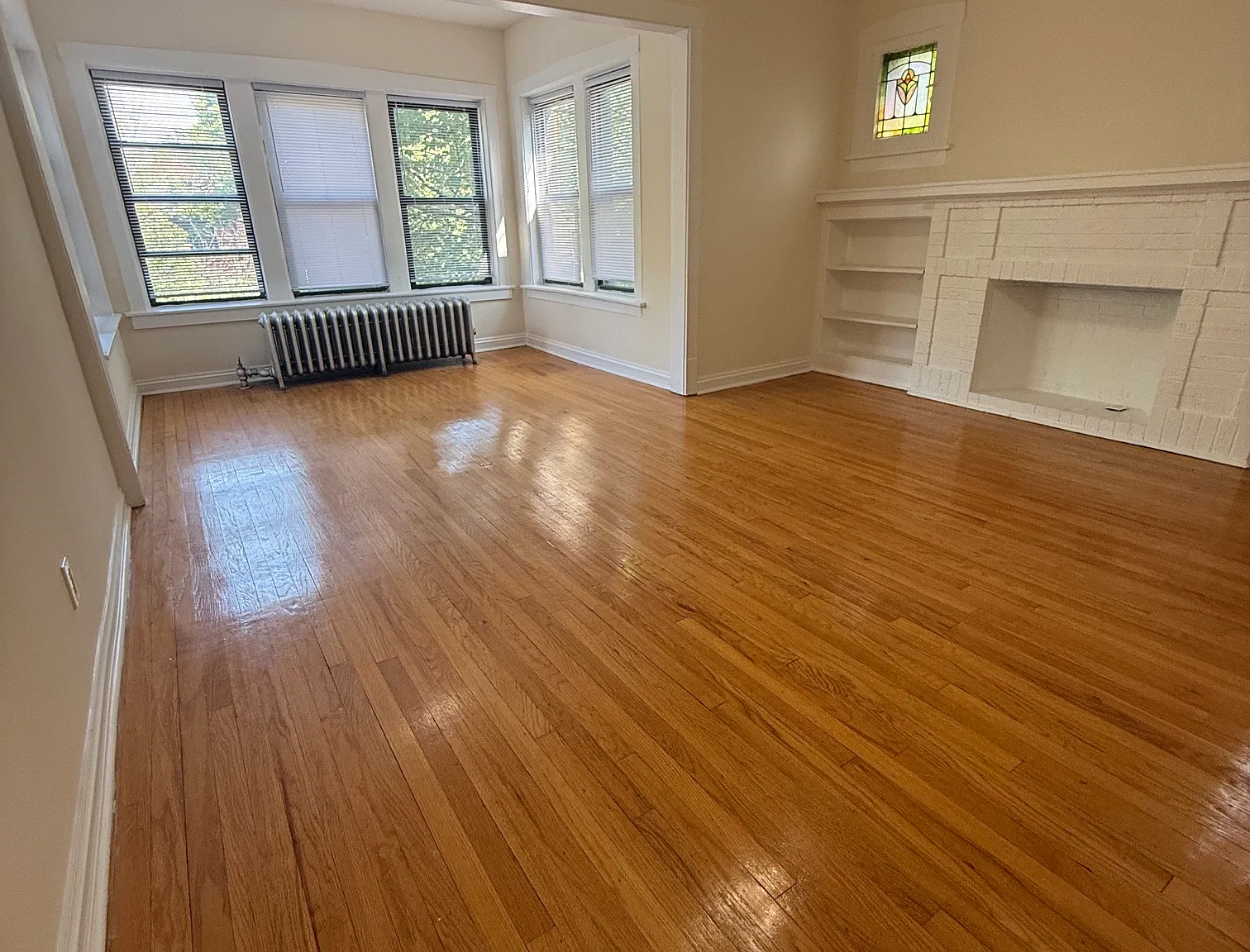 2 bed, 1300 sqft, $2,100 — Photo 3