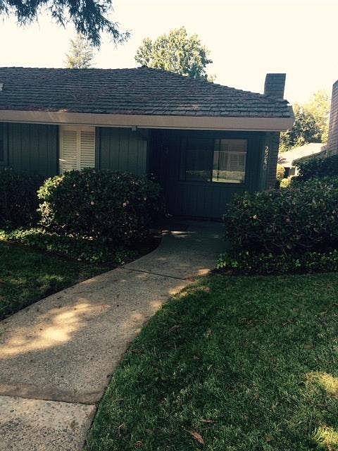 2240 University Ave.