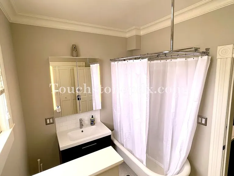 2225 NW Wilson St — Photo 26