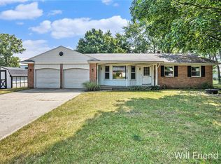 8210 Lamplight Dr, Jenison, MI 49428