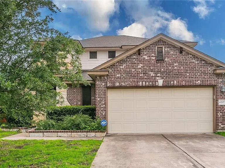 6707 Bayberry Dr — Photo 1