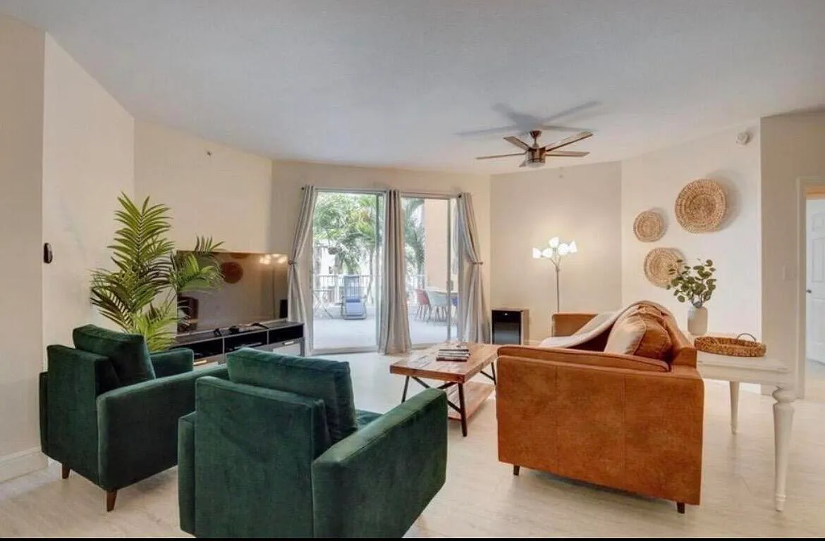 2 bed, 2.0 bath, 1350 sqft, $3,000 — Photo 1