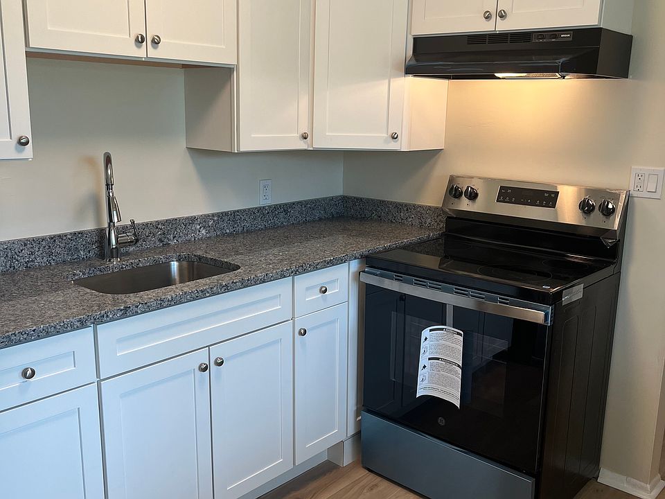 1st image of 1 Manor Ct APT A