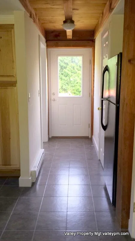 4 bed, 1.5 bath, 1365 sqft, $3,650 — Photo 4