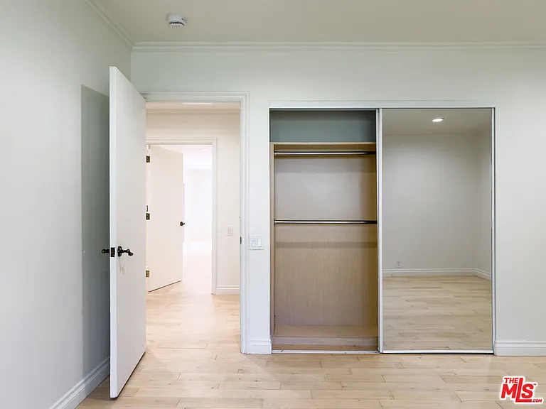 1094 Garden Ln — Photo 16