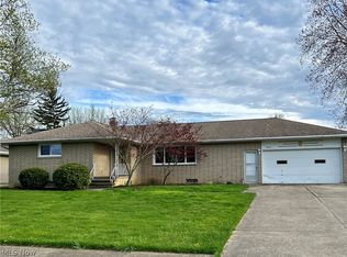 3915 Woodstock Dr, Lorain, OH
