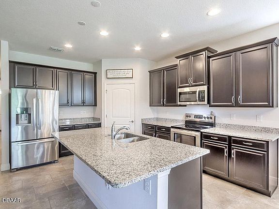 4th image of 482 River Square Ln