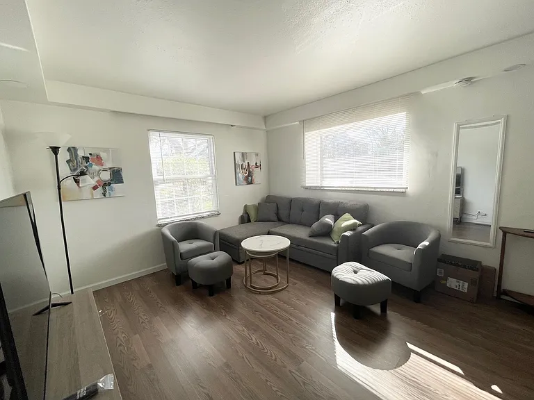 1778 Kenny Rd — Photo 3