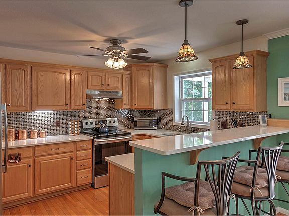 5th image of 90 Shannon Glen Ct