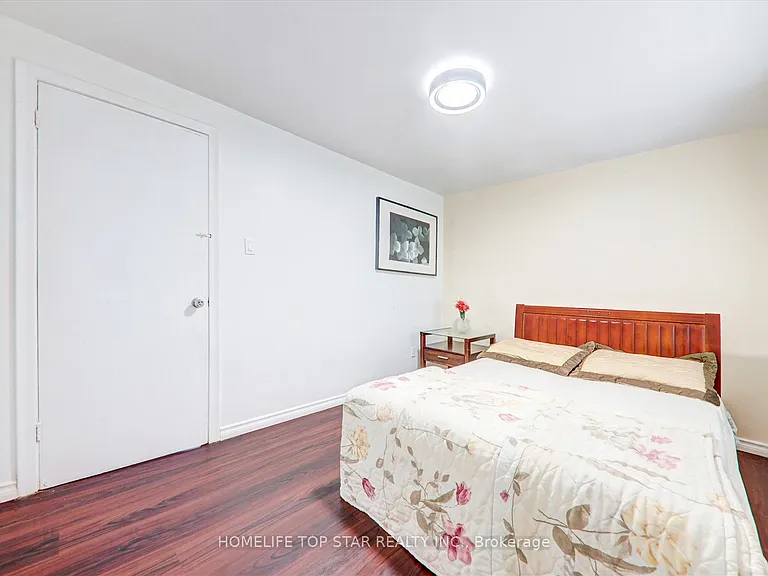 50 Chestnut Cres — Photo 19