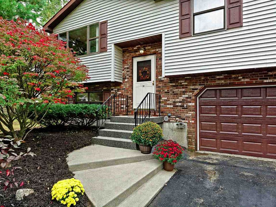 1st image of 21 Woodridge St