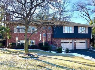 31 Woodchester Cir, Waltham, MA 02451