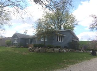 7584 N Roanoke Rd, Huntington, IN 46750