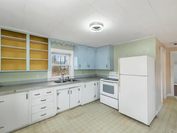 237 Main Street, Farmington, NH 03835