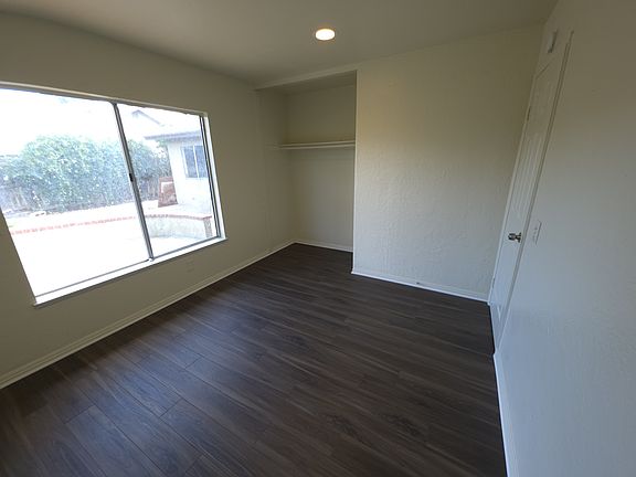 3rd image of 909 Lalania Ave