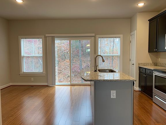 5th image of 42 Andrews Pl