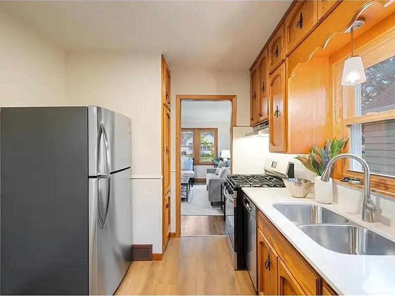 977 Oakdale Ave — Photo 11