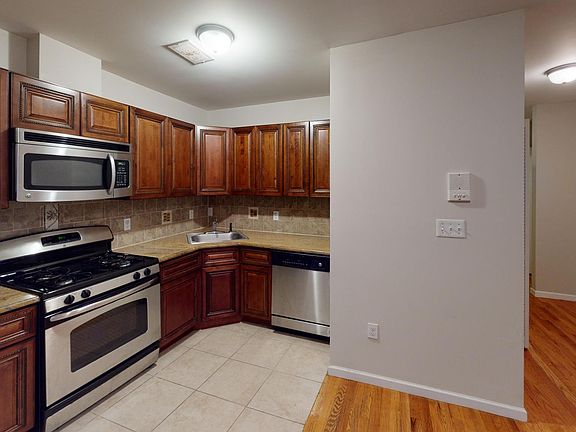 2nd image of 179 Clendenny Ave Floor 2