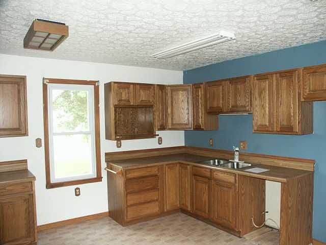 2nd image of 2390 Parkwood Ave
