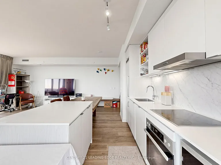 55 Cooper St #6211 — Photo 14