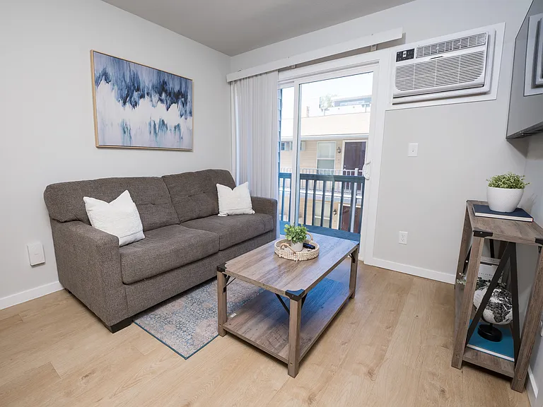 509 E White St #16 — Photo 3