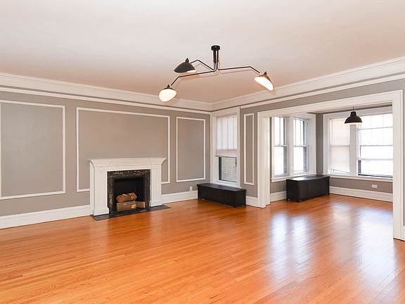 5th image of 445 W Melrose St APT 1A