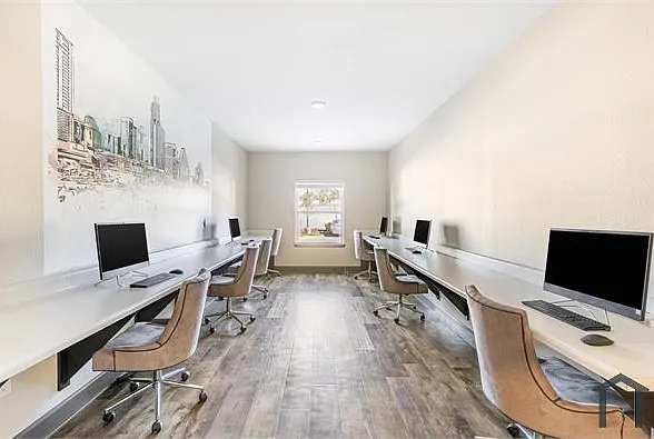 2 bed, 962 sqft, $900 — Photo 4