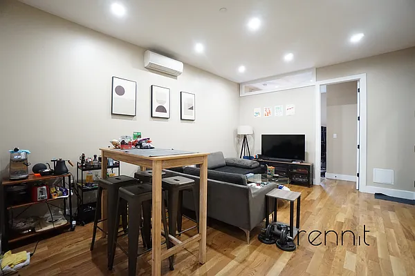 Rented by Rennit Inc. | media 16