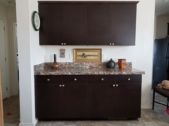 Built-in Hutch