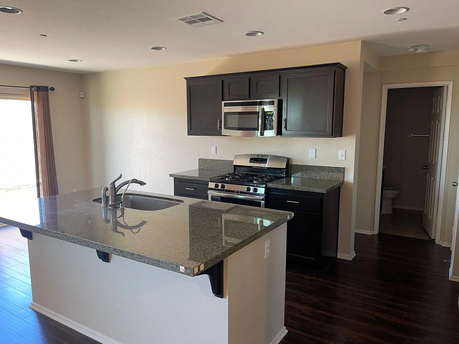 1424 Chinaberry Ln — Photo 4