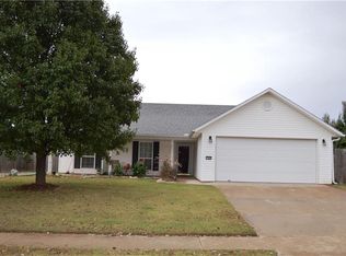 1584 N Genoa Ave, Fayetteville, AR 72704