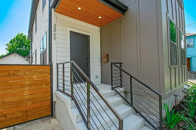 3869 Pauger St — Photo 2