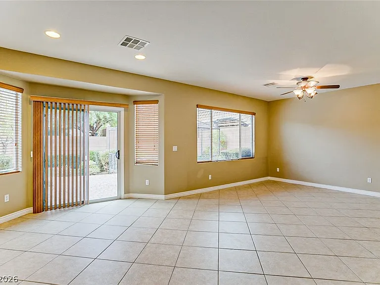 10737 Drake Ridge Ave — Photo 13