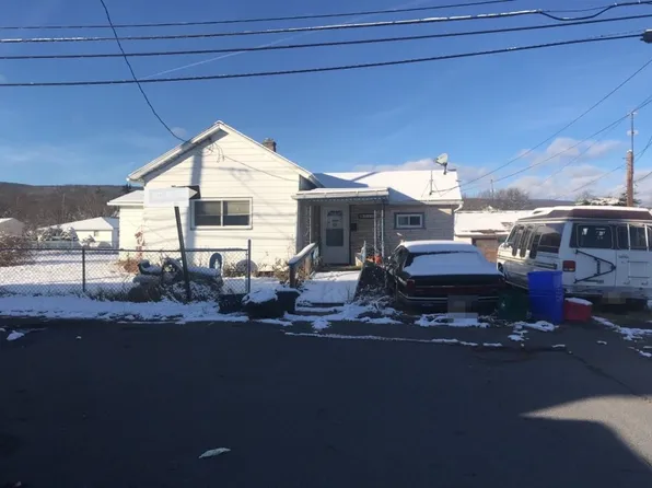 214 Seaman Ln #L-1-2, Old Forge, PA 18518