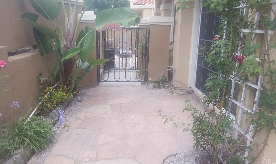1st image of 9 Ovation Ln