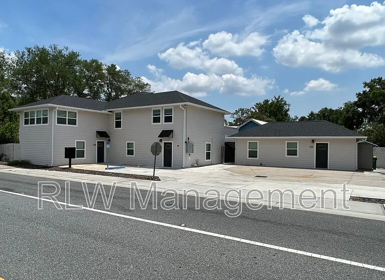 216 E Alfred St #220 — Photo 15