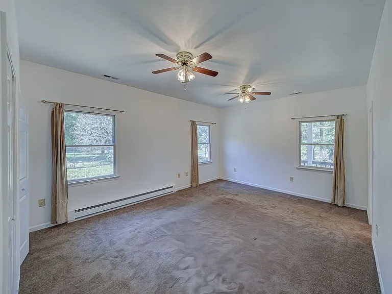 756 Lakehurst Rd — Photo 10