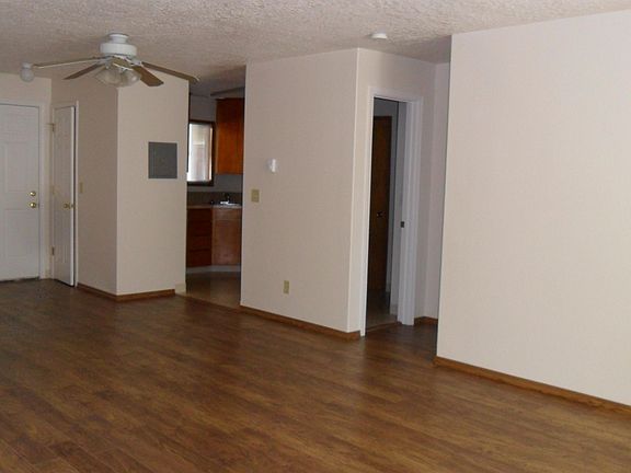 2nd image of 365 Madrona Ave SE #B-8