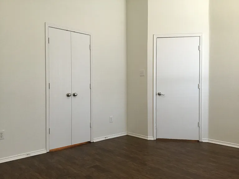 8400 Beaufort Ct — Photo 9