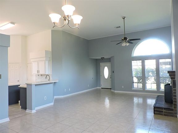 3rd image of 4325 Egret Dr