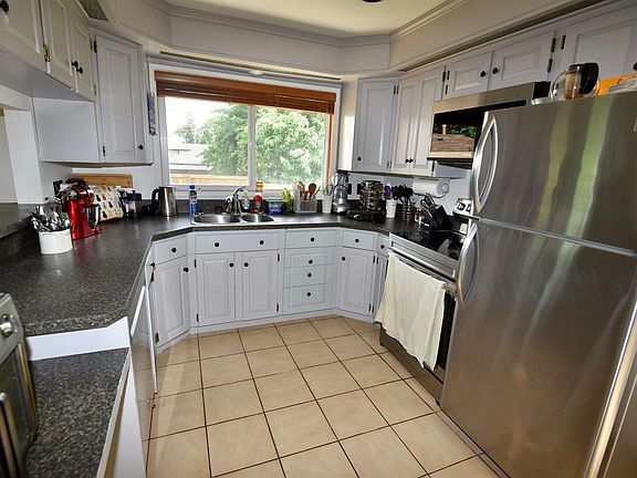 5th image of 7923 94th Ave NW