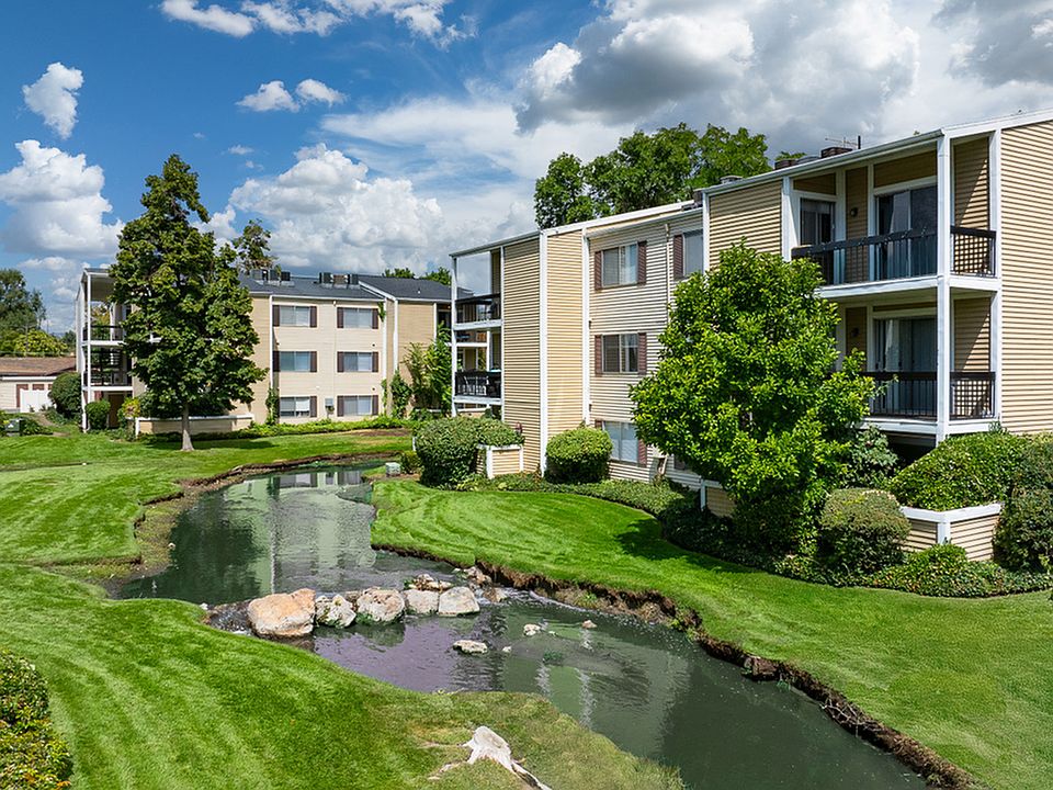 Self-Guided Tours at Fox Point Apartments